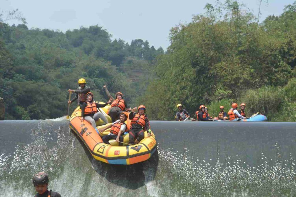 Rafting Cisadane Panduan Untuk Pemula 7 rafting di syifa adventure